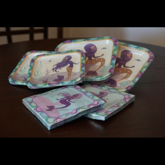 Mermaid Party Supplies for 16 NWT - Picture 4 of 5